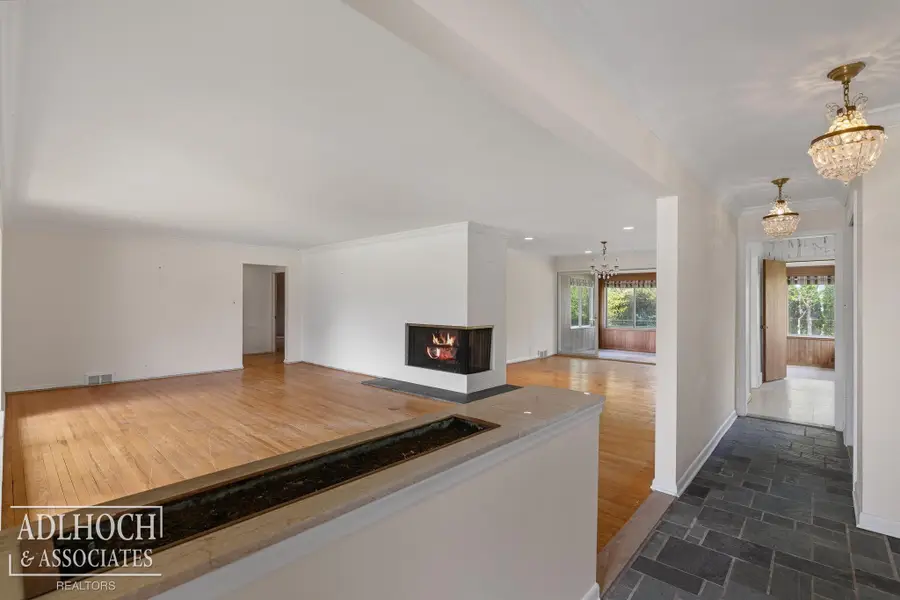 1170 N Renaud, Grosse Pointe Woods, MI 48236 - #2