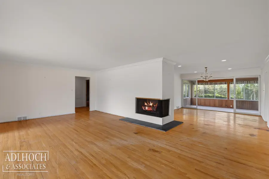 1170 N Renaud, Grosse Pointe Woods, MI 48236 - #3