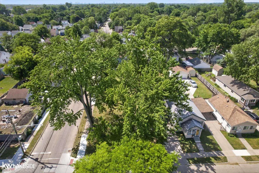 1336 E Meyers, Hazel Park, MI 48030 - #2