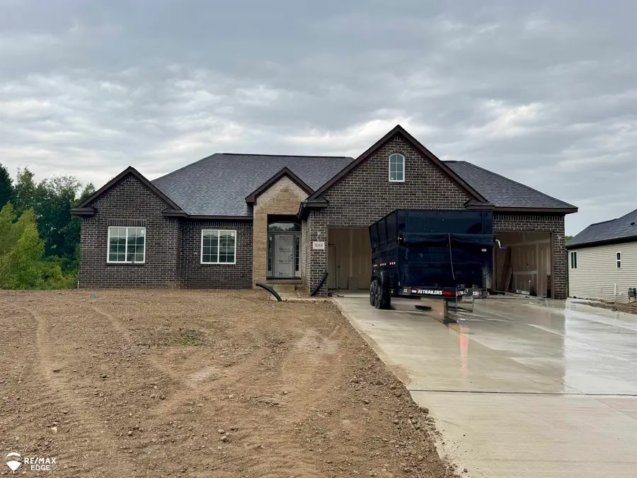 8088 Peninsula, Grand Blanc, MI 48439 - #2