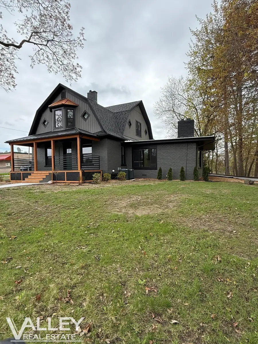 175 W Washington, Freeland, MI 48623 - #3