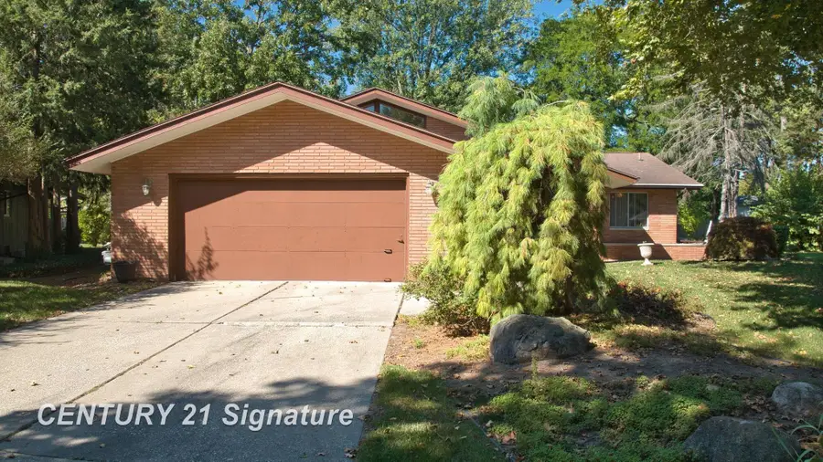 47 Bretton, Saginaw, MI 48602 - #2