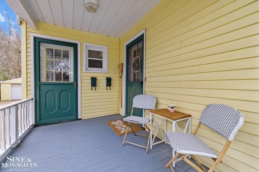 451 Saint Clair, Grosse Pointe, MI 48230 - #2