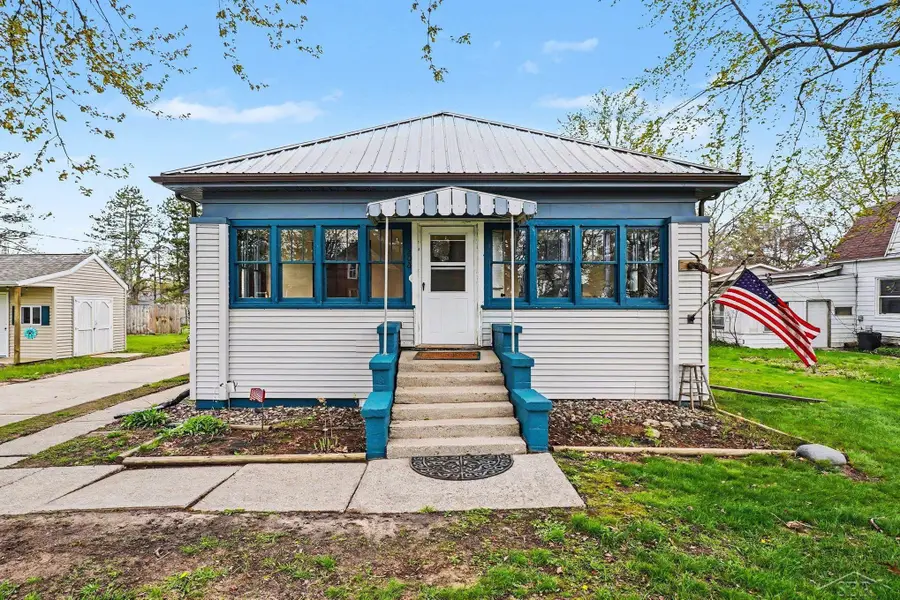 206 S Maple, Hemlock, MI 48626 - #2