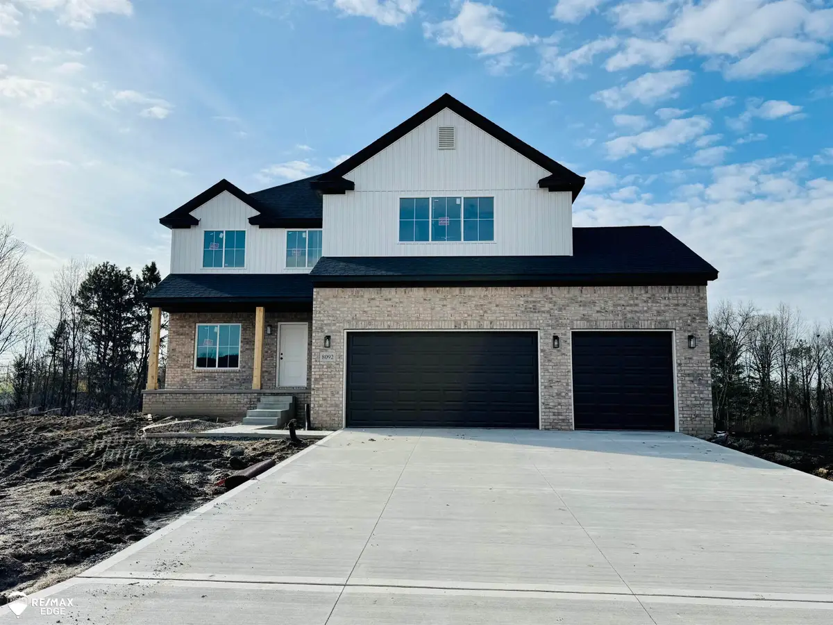 8100 Peninsula, Grand Blanc, MI 48439 - #1