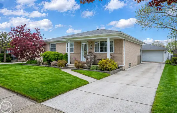 16243 Secretariat, Roseville, MI 48066