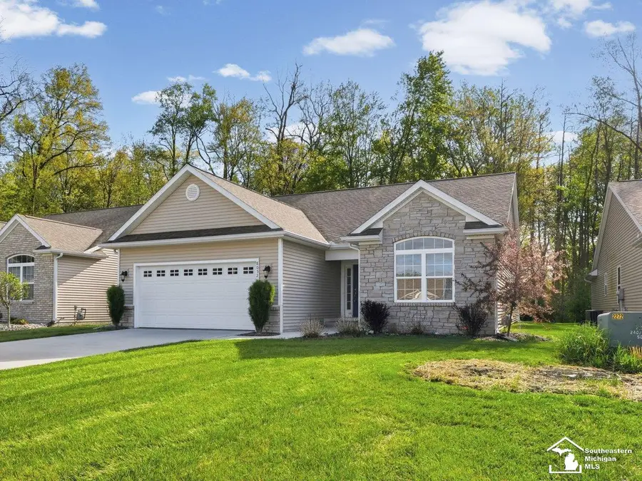 8052 Timber Wood, Temperance, MI 48182 - #2