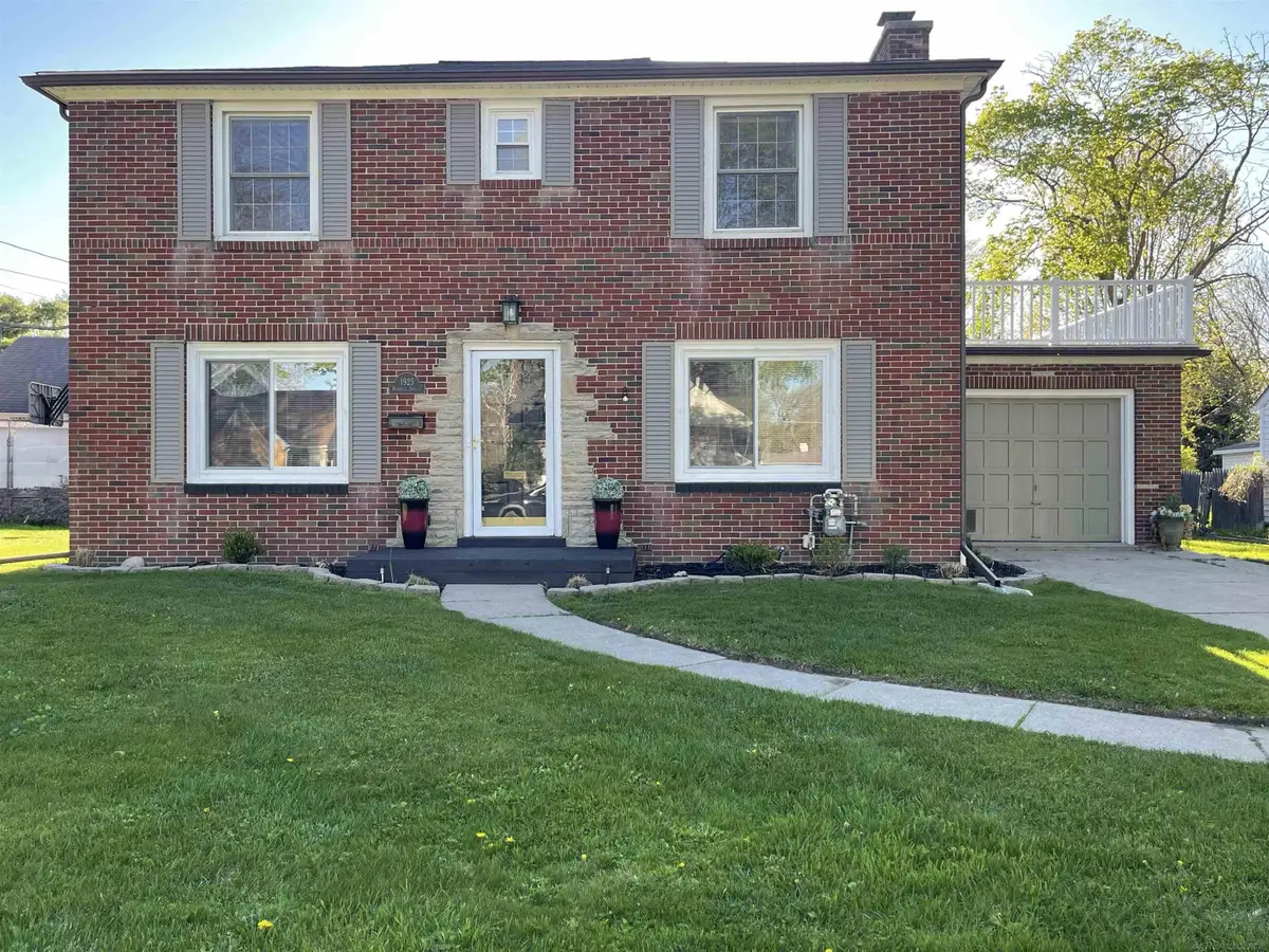 1925 Handley, Saginaw, MI 48602 - #1