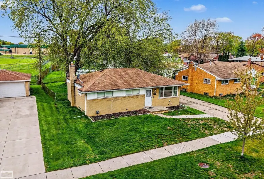 35515 Golden, Clinton Township, MI 48035 - #2