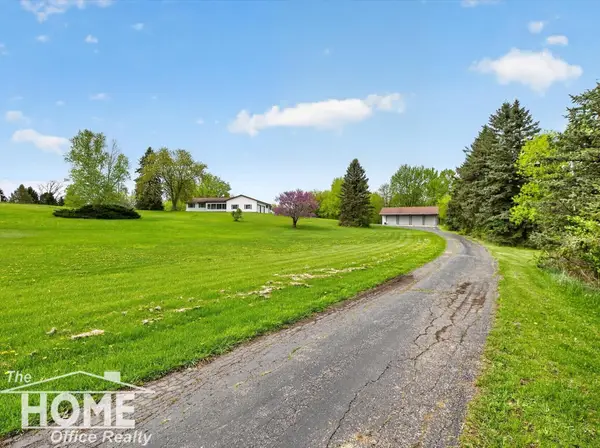 6444 Grand River, Bancroft, MI 48414