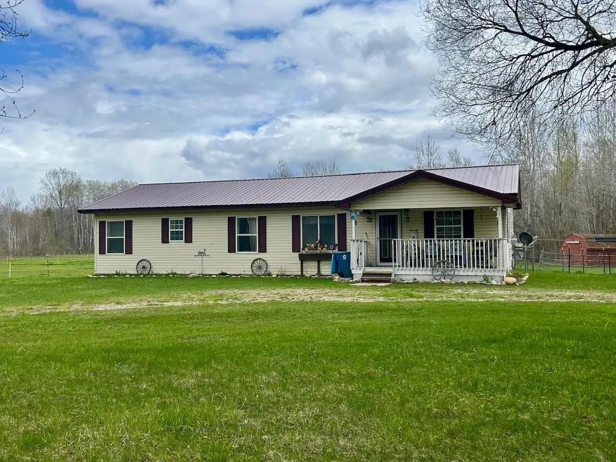 2760 N Three Rivers, Gladwin, MI 48624 - #1