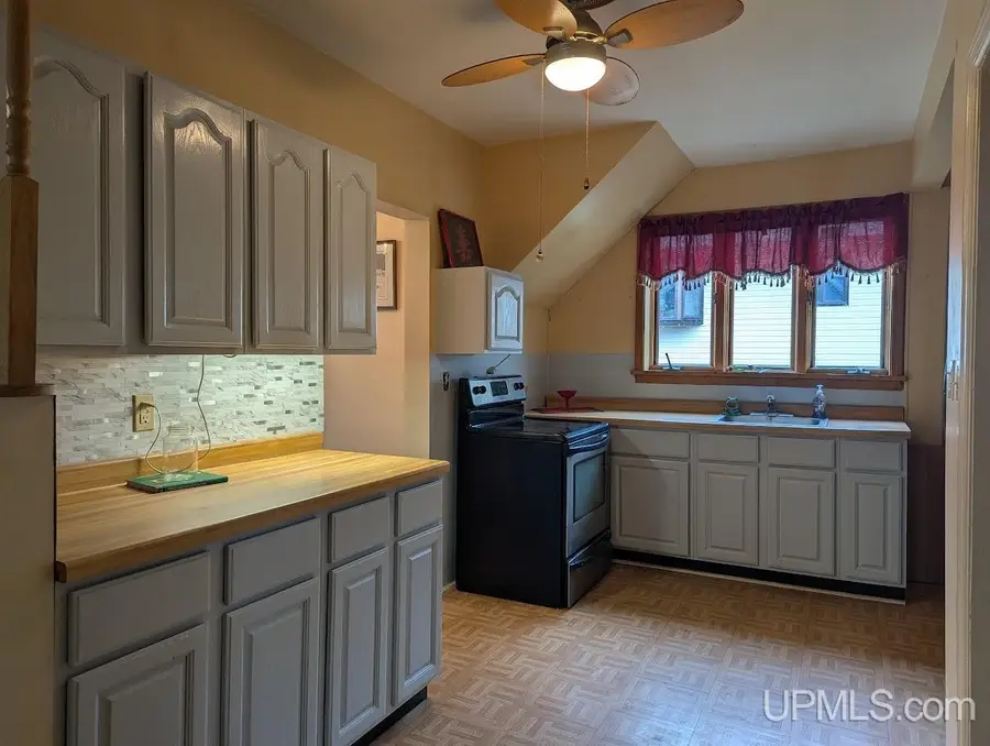 478 Railroad, Bergland, MI 49910 - #2