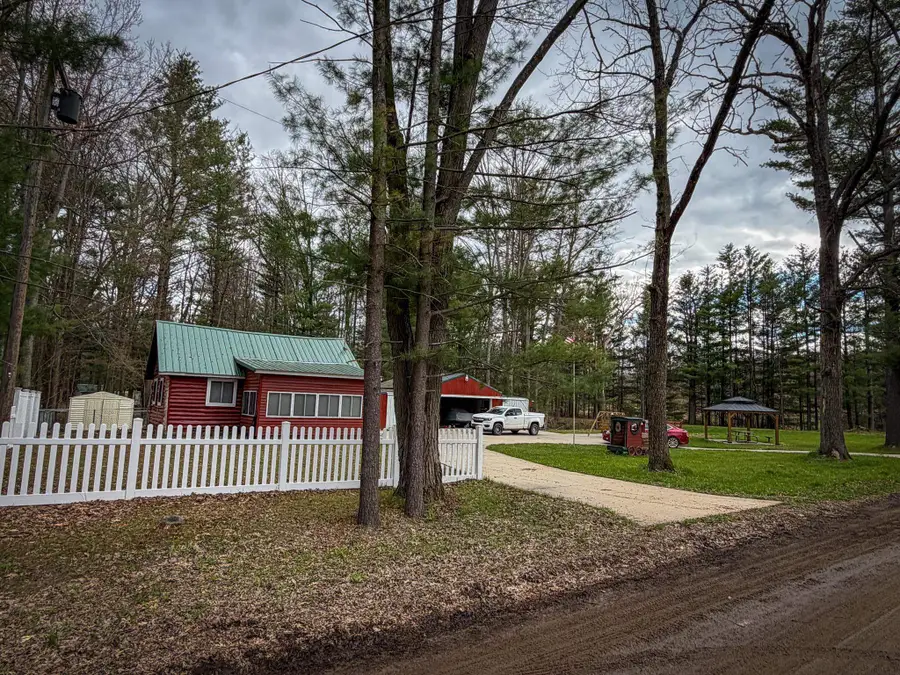 3042 E Stockwell, Harrison, MI 48625 - #3