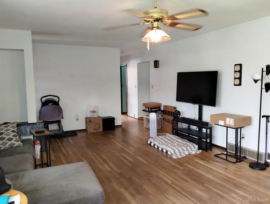 1305 Michigan, Gladstone, MI 49837 - #3
