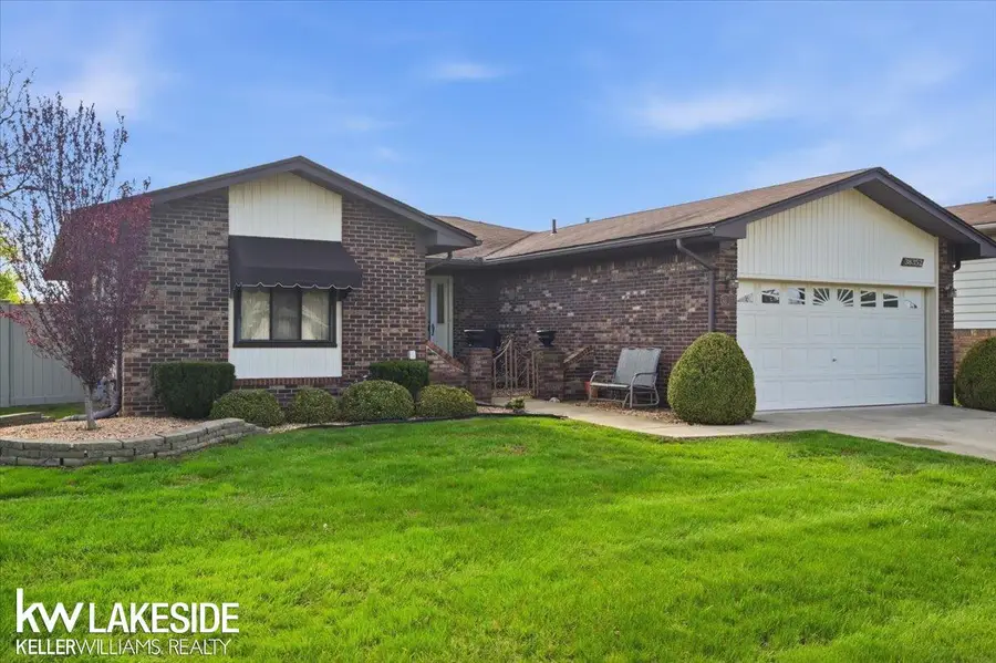 38352 Coronation, Sterling Heights, MI 48310 - #2