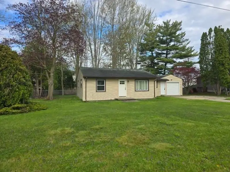 130 W Harcourt, Saginaw, MI 48609 - #2