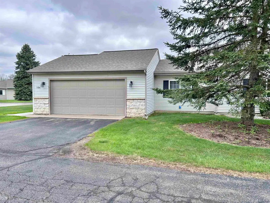 104 Lakewood, Adrian, MI 49221 - #2