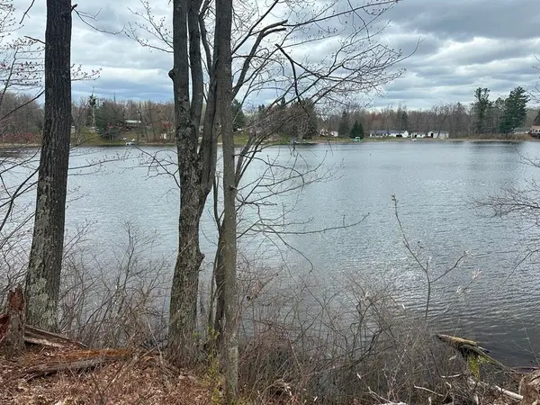 2120 Deer Lake, Harrison, MI 48625