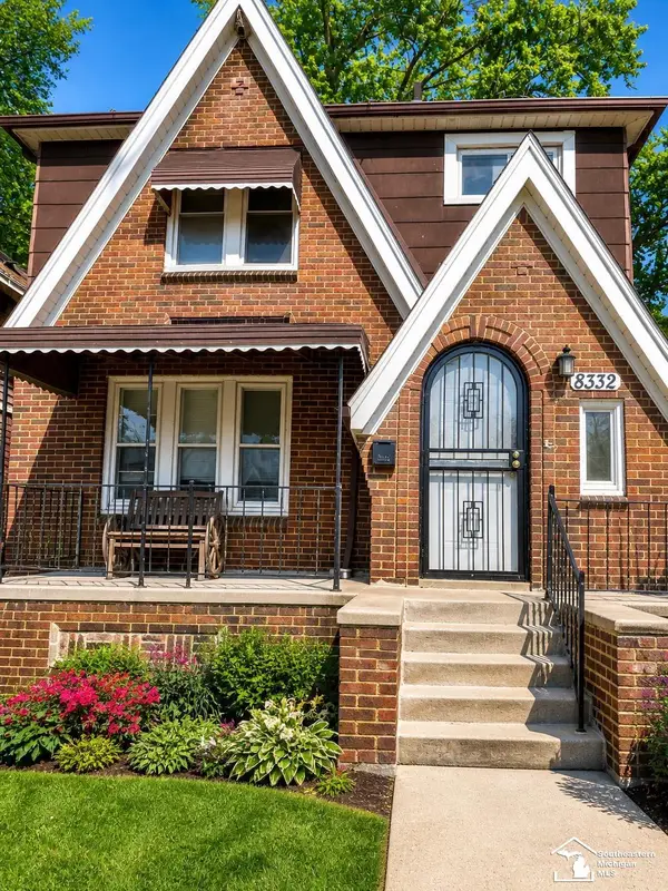 8332 Carlin, Detroit, MI 48228