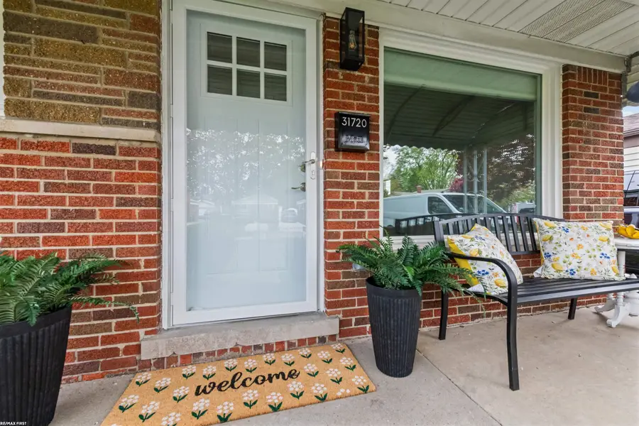 31720 Saint Margaret, Saint Clair Shores, MI 48082 - #2
