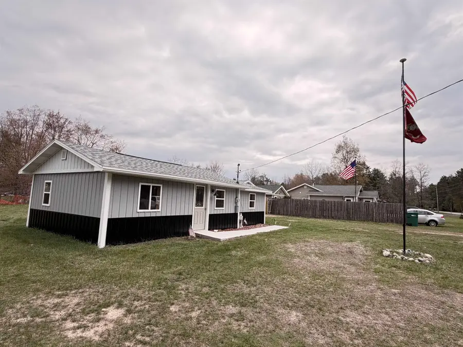 1099 E Stockwell, Harrison, MI 48625 - #3