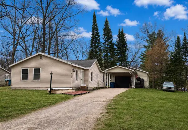 6862 Railroad, Harrison, MI 48625