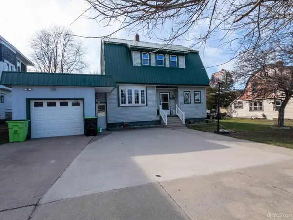 319 Maple, Munising, MI 49862