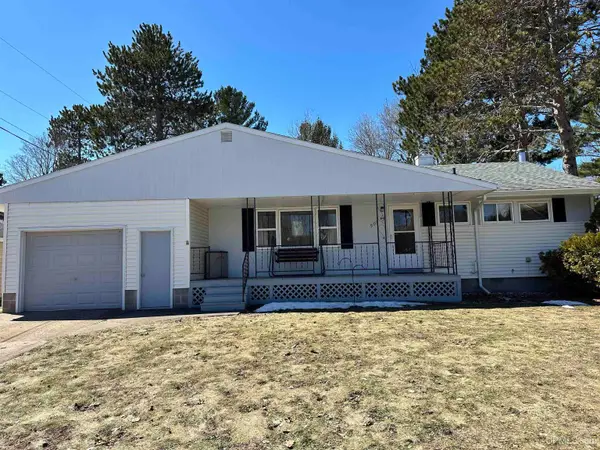 505 Schoolcraft, Marquette, MI 49855
