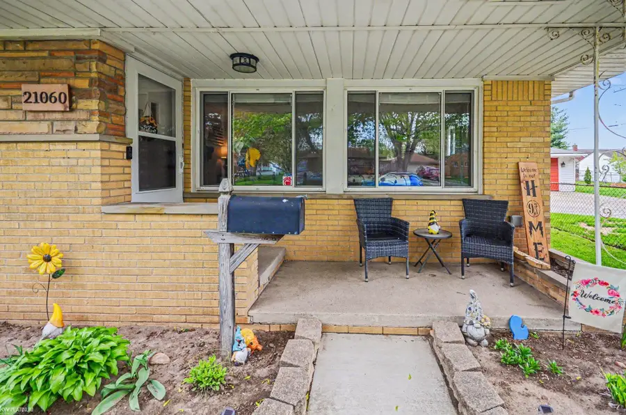21060 Suffolk, Clinton Township, MI 48035 - #3