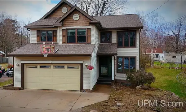 1511 West, Marquette, MI 49855