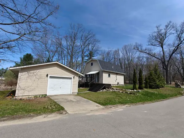 1490 Bungo, Harrison, MI 48625