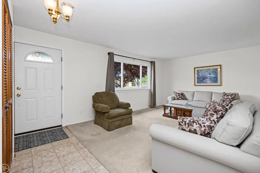 11142 Plumbrook, Sterling Heights, MI 48312 - #2