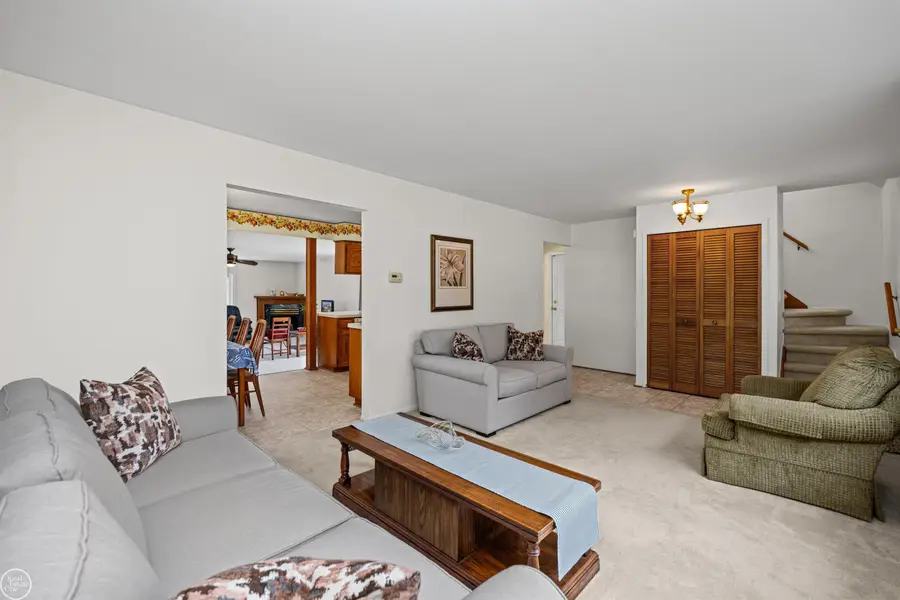11142 Plumbrook, Sterling Heights, MI 48312 - #3