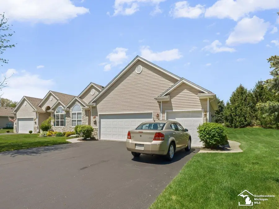 6484 Black Diamond #40, Lambertville, MI 48144 - #3