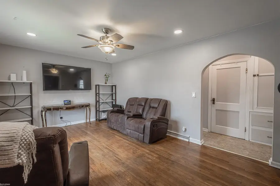 741 17th, Port Huron, MI 48060 - #3