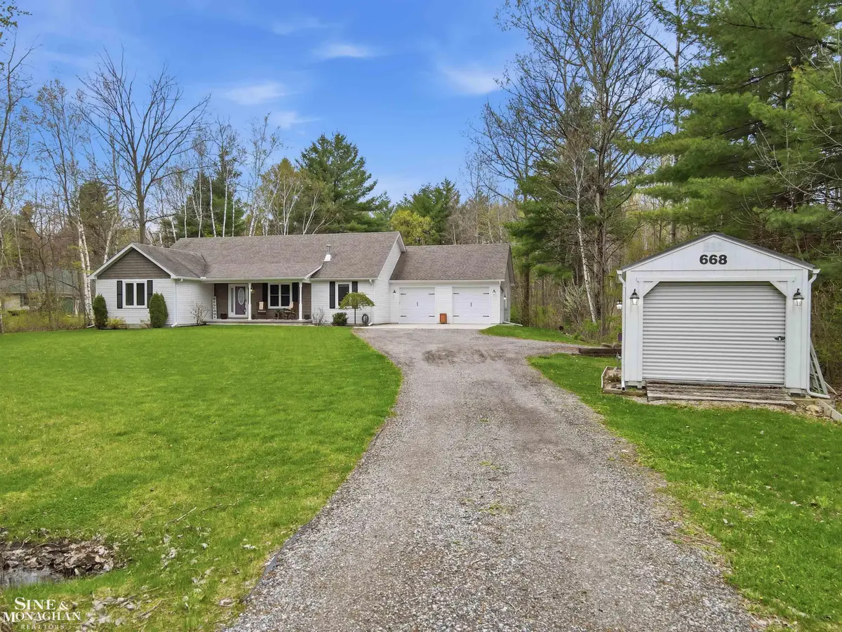 668 S Bartlett, Saint Clair, MI 48079 - #1