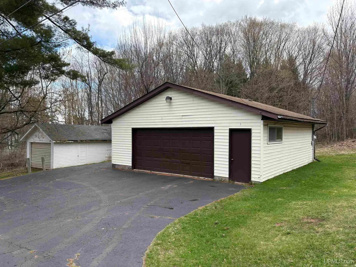 1 Laurence, Montreal, WI 54550 - #1