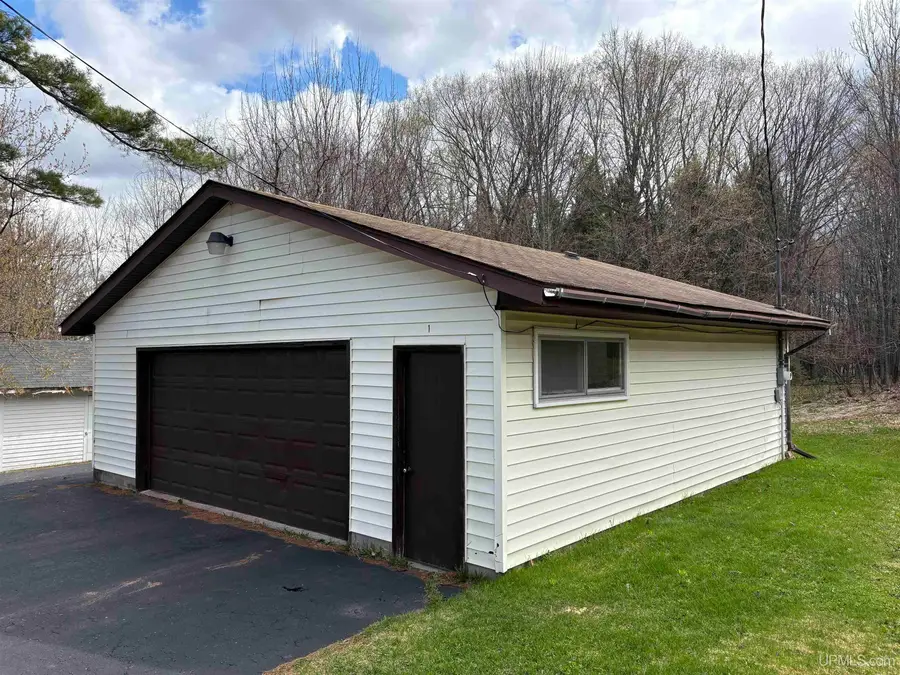 1 Laurence, Montreal, WI 54550 - #2