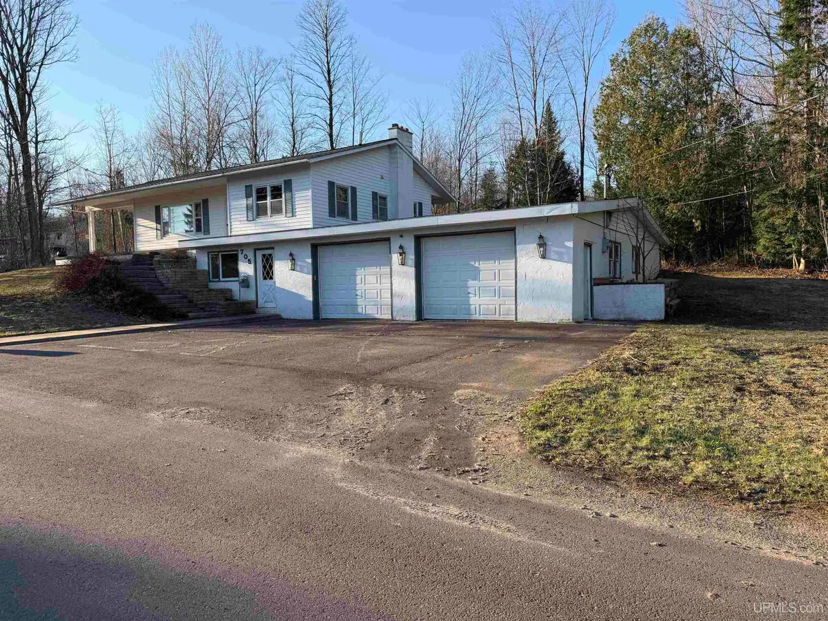 705 W Baraga, Houghton, MI 49931 - #1