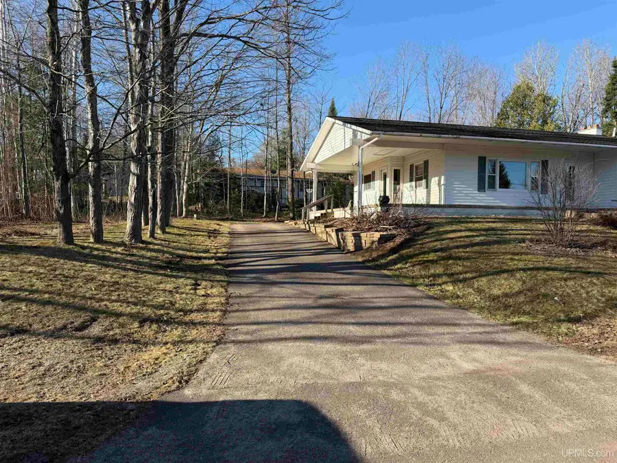 705 W Baraga, Houghton, MI 49931 - #3