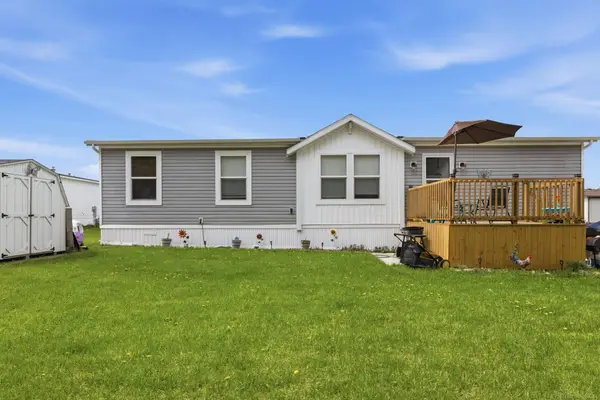 1401 Juniper, Columbus, MI 48063
