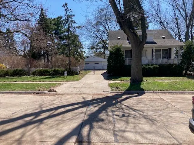 8442 Central, Center Line, MI 48015 - #2