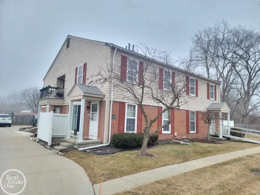 24151 Meadowbridge #81, Clinton Township, MI 48035 - #2