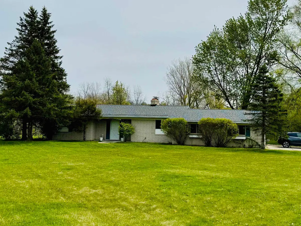 10201 N Fenton, Fenton, MI 48430 - #1