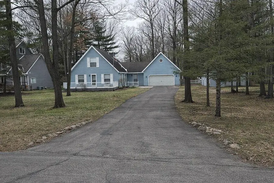 124 Winding, Houghton Lake, MI 48629 - #2