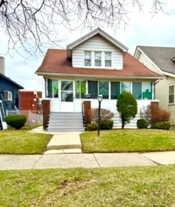 1384 Lakepointe, Grosse Pointe Park, MI 48230