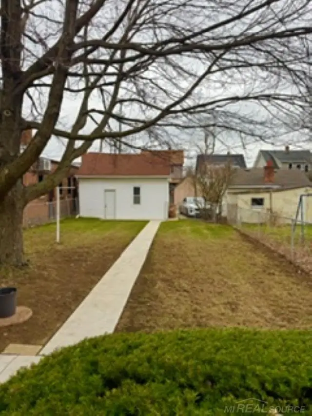1384 Lakepointe, Grosse Pointe Park, MI 48230 - #2