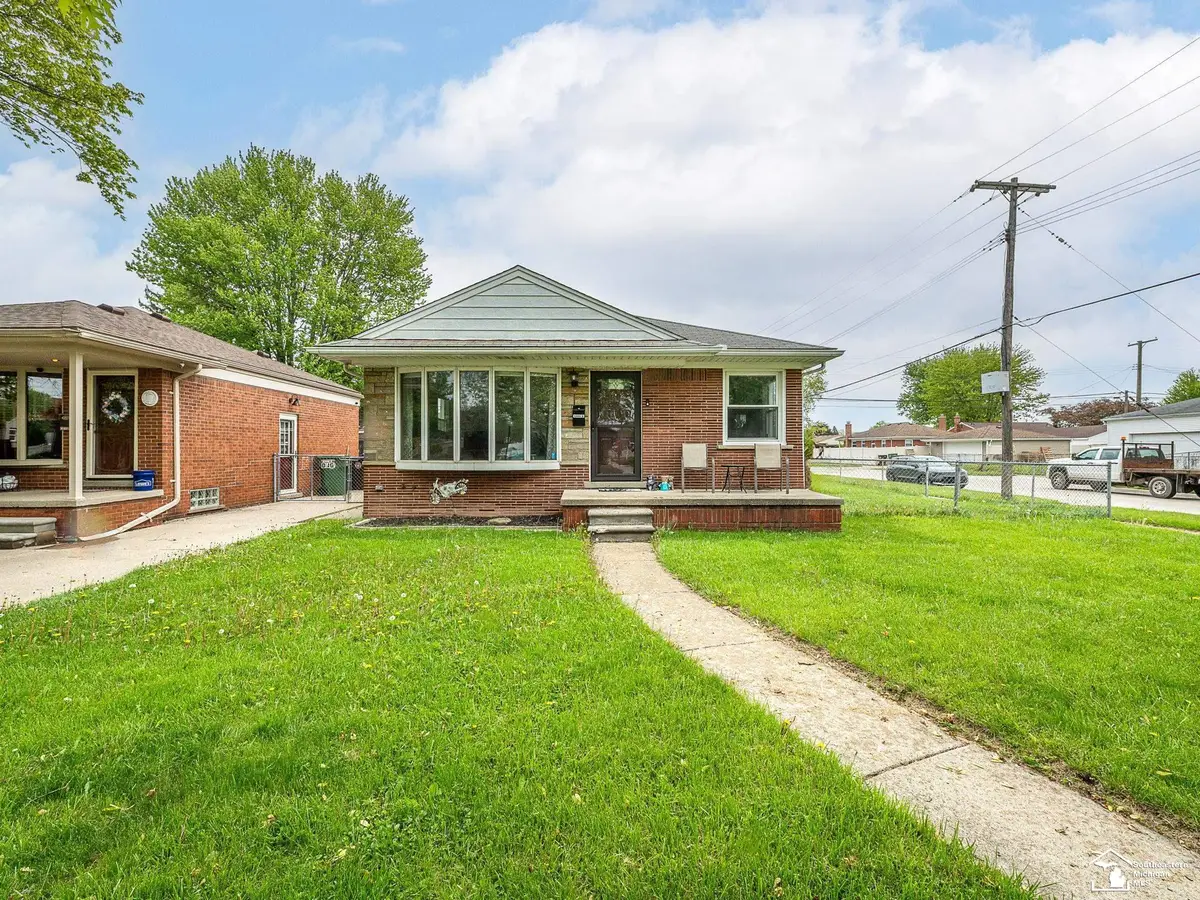 15351 Richmond, Southgate, MI 48195 - #1