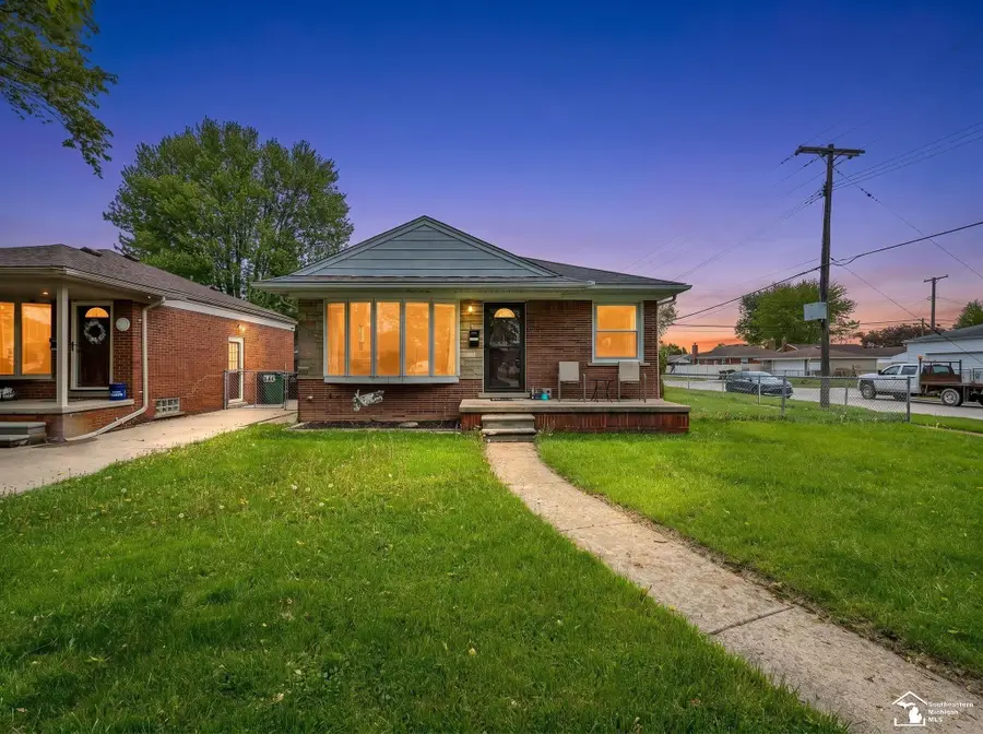 15351 Richmond, Southgate, MI 48195 - #2
