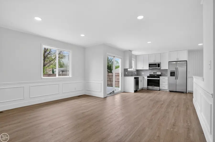16310 E 11 Mile, Roseville, MI 48066 - #3